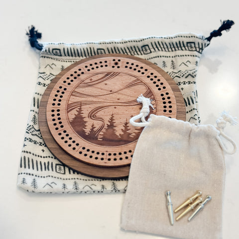 Northern Lights Cribbage Board with Drawstring Bag